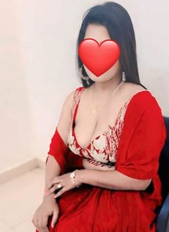 real meet and cam - escort in Mumbai Photo 7 of 15