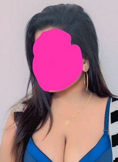real meet and cam - escort in Mumbai Photo 10 of 15