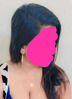 real meet and cam - escort in Mumbai Photo 13 of 15