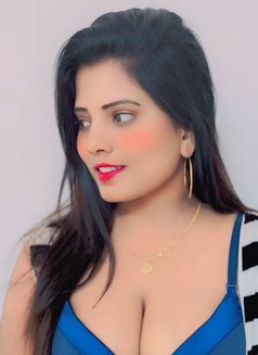 real meet and cam - escort in Mumbai Photo 16 of 18