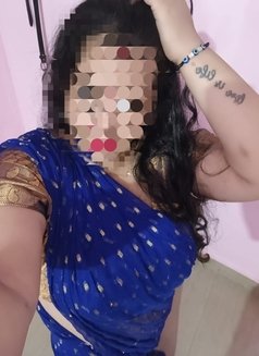 Real meet and cam service - escort in Bangalore Photo 2 of 2