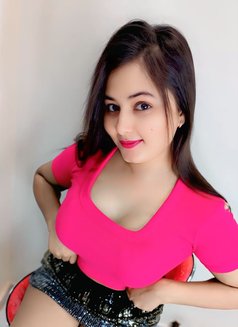 real meet and cam service - escort in Mumbai Photo 7 of 7