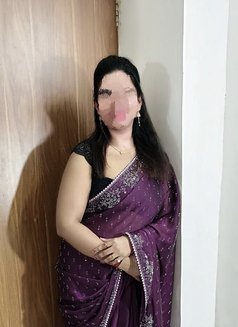 Real Meet and Cam Session - escort in Chennai Photo 2 of 3