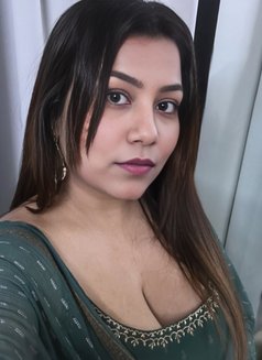 Real Meet and Cam Session - escort in Kochi Photo 2 of 5