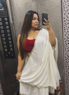 Real Meet and Cam Session - escort in Kochi Photo 5 of 5