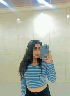 real meet and cam show - escort in Chennai Photo 3 of 3