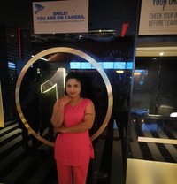 Real meet and cam show - escort in Pune
