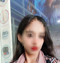 Real meet and Cam show - puta in Hyderabad Photo 2 of 2
