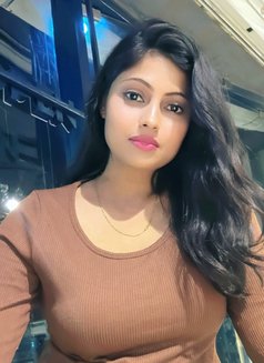 real meet and cam show - escort in Kochi Photo 1 of 2