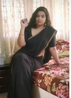 Real meet and cam show - escort in Chennai Photo 2 of 2