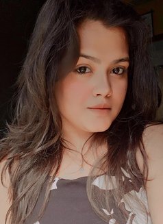 Real Meet and Cam Show - puta in Pune Photo 1 of 2