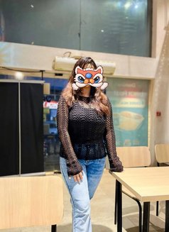 Real Meet and paid live cam session - escort in Hyderabad Photo 1 of 2