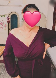 Real Meet and Paid Live Cam Session - escort in Hyderabad Photo 3 of 3