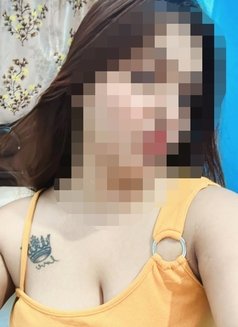 Real Meet and paid live cam session - escort in Hyderabad Photo 2 of 4