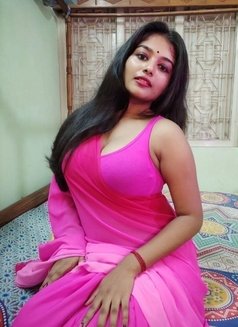 Real meet & cam session - escort in Hyderabad Photo 4 of 4