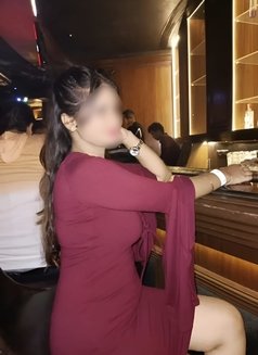 Real meet cam session - escort in Hyderabad Photo 1 of 3