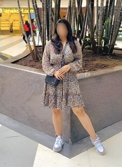 Real meet cam session - escort in Hyderabad Photo 3 of 3