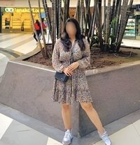 Real meet cam session - escort in Hyderabad Photo 3 of 3