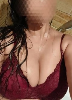 Cam or real meet - escort in Bangalore Photo 3 of 7