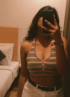 🍾🍾Renu cam girl 🥂🥂 - escort in Hyderabad Photo 3 of 4