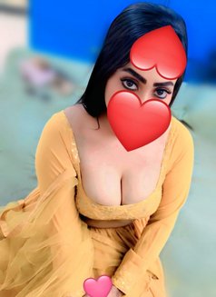 real meet & live cam - escort in Mumbai Photo 10 of 13