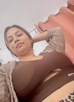 Real Meet or Cam - puta in Kochi Photo 2 of 3