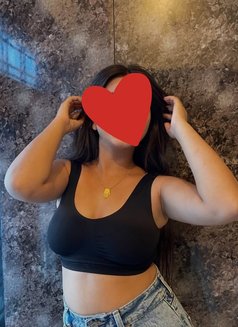Real meet or nude service able 🤍 12 - puta in Kolkata Photo 2 of 6