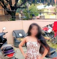 Real Meet With Girl 100% Genuine Escorts - puta in Hyderabad Photo 3 of 3