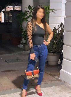 Independent Vedika GFE / Dom- Real & Cam - puta in New Delhi Photo 1 of 17