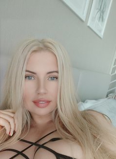 Real mistress, classic tall 6' poppers - puta in Dubai Photo 26 of 30