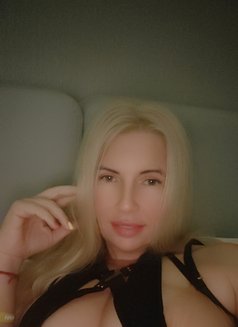 Real mistress, classic tall 6' poppers - puta in Dubai Photo 28 of 30