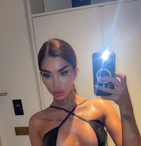Real Model Elisa - puta in Bangkok