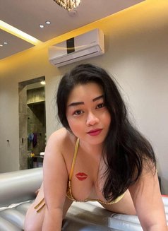 Real Nuru body to body Only Independent - puta in Riyadh Photo 2 of 18