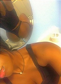 Real - puta in Al Ain Photo 2 of 3