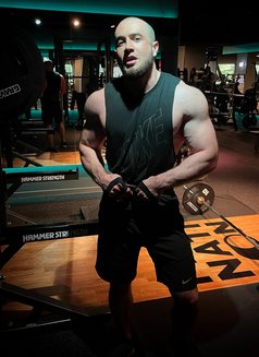 Real Top Big Dick and Hard Dick - Acompañantes masculino in Bali Photo 2 of 5