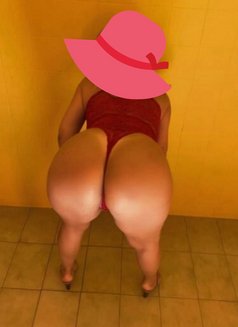 Rebeca - Masajista in Lisbon Photo 3 of 5