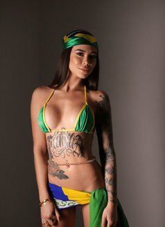 Rebecca - escort in Doha Photo 6 of 8