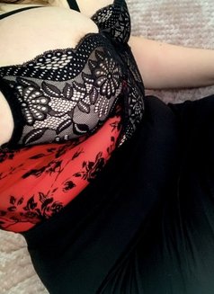 Rebecca - escort in Northampton Photo 2 of 2
