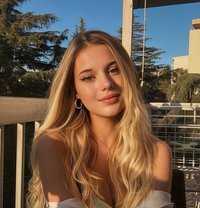 Rebecca - escort in Tokyo