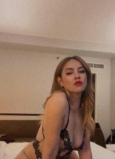 Rebecca - escort in Jakarta Photo 2 of 5