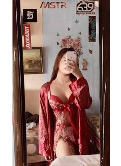 Red - escort in Makati City Photo 1 of 1