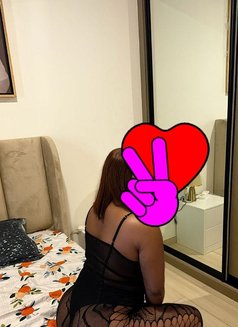 Red Rimming &squirting queen - escort in Pune Photo 15 of 16