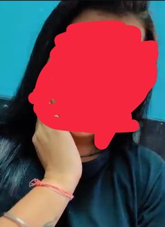 Red Saree Delhi Bhabhi Cam Service - puta in New Delhi Photo 1 of 3