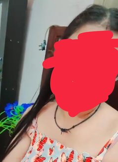 Red Saree Delhi Bhabhi Cam Service - puta in New Delhi Photo 2 of 3