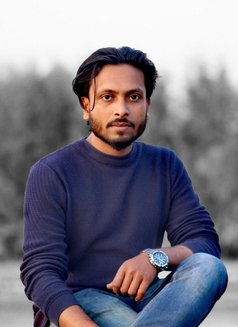 Red Service Expert - Male escort in Dhaka Photo 2 of 5