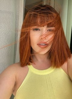 Redhead MILF Selina - puta in Dubai Photo 12 of 12