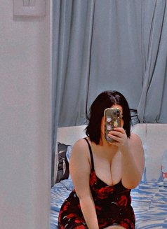 Reem Ajmān - puta in Ajmān Photo 12 of 13