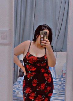 Reem Ajmān - puta in Ajmān Photo 13 of 13