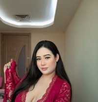 Reem Cubby lady pee squirt - puta in Riyadh Photo 9 of 9