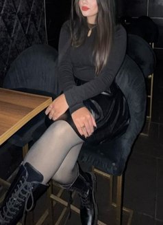 Reem - escort in Cairo Photo 5 of 8